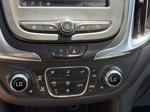 Used 2024 Chevrolet Equinox LT FWD image 29