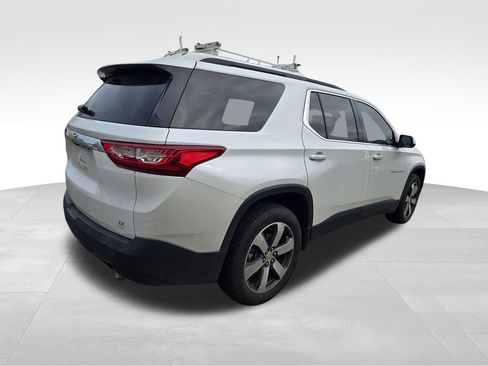 Used 2020 Chevrolet Traverse LT w/ LT Premium Package image 9