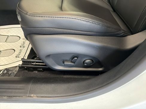 New 2026 Jeep Compass Limited image 7