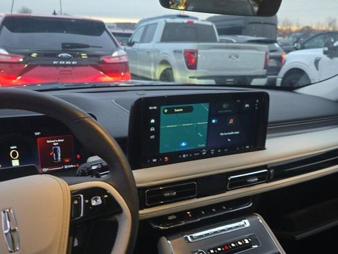 Used 2026 Lincoln Aviator 2WD image 6