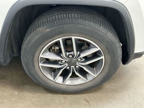 Used 2020 Jeep Grand Cherokee Limited AWD/4WD image 5