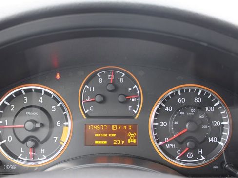 Used 2013 Nissan Armada Platinum image 40