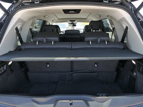 Used 2025 BMW X7 xDrive40i w/ Premium Package AWD/4WD image 24