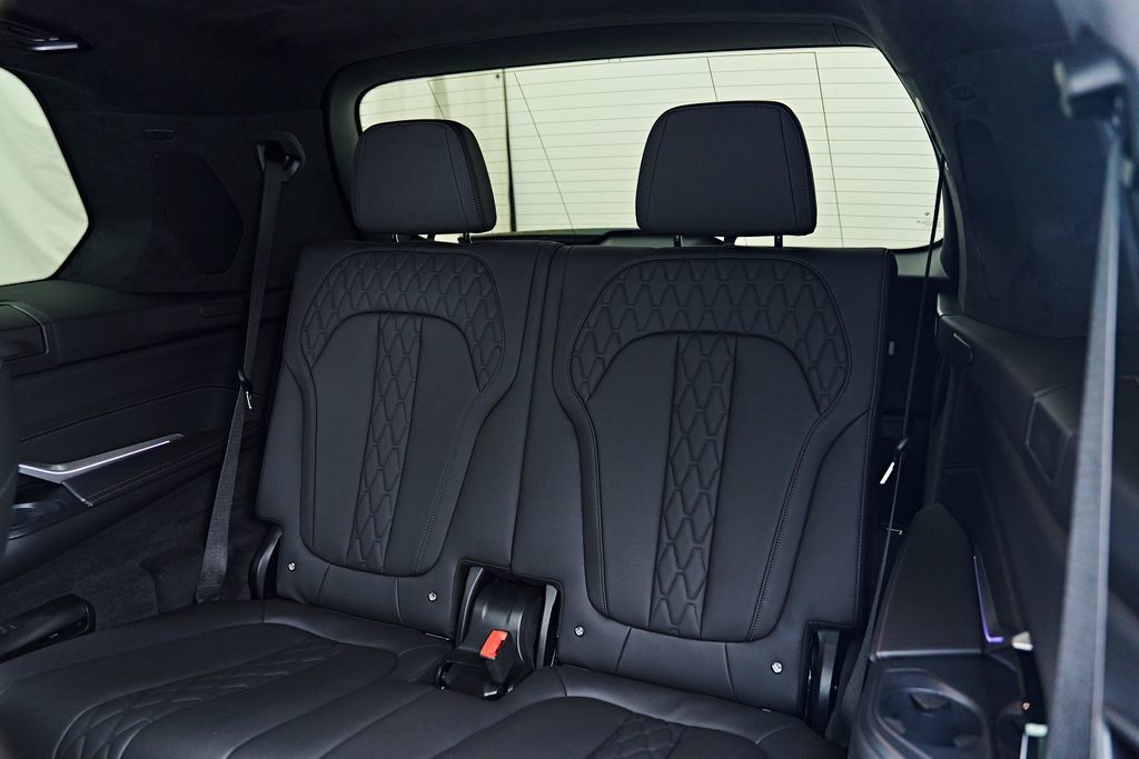 Used 2025 BMW ALPINA XB7 AWD/4WD image 54