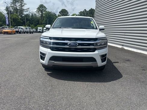 Used 2024 Ford Expedition Limited RWD image 2