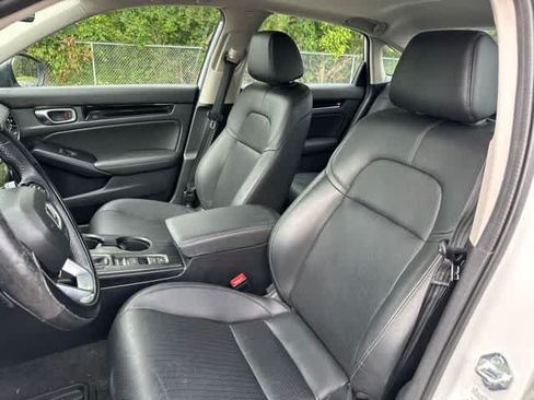 Used 2023 Honda Civic Touring image 3