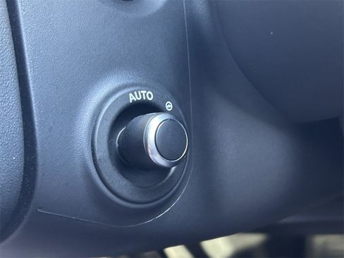 Used 2024 Land Rover Defender 110 S image 30