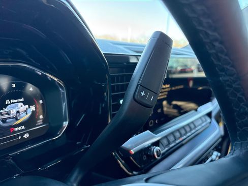 Used 2025 GMC Sierra 2500 SLT w/ SLT Premium Package image 23