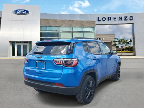 Used 2026 Jeep Compass Latitude AWD/4WD image 5