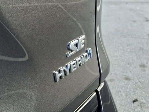 Used 2022 Toyota RAV4 SE image 30