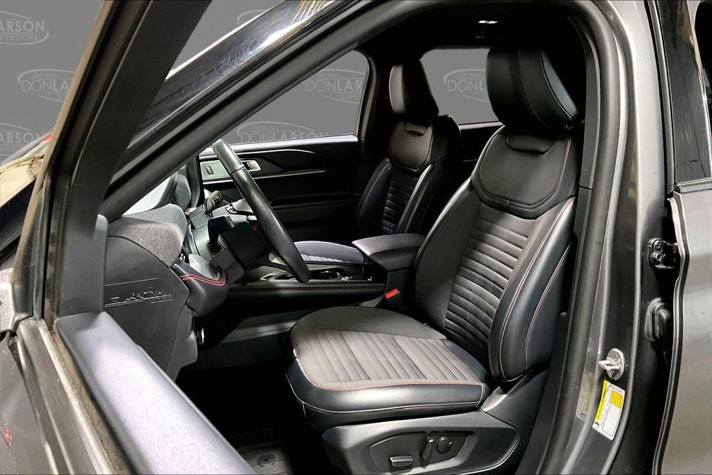 Certified 2025 Ford Explorer ST-Line AWD/4WD image 16