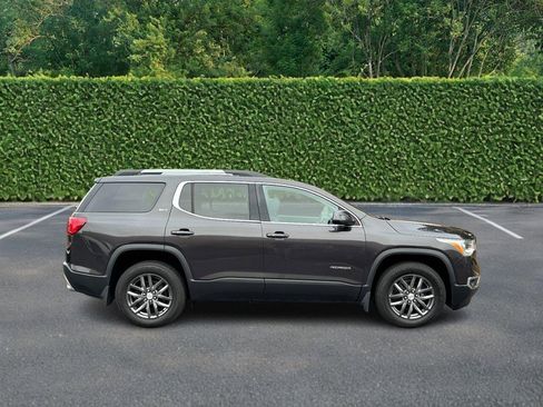 Used 2017 GMC Acadia SLT image 2