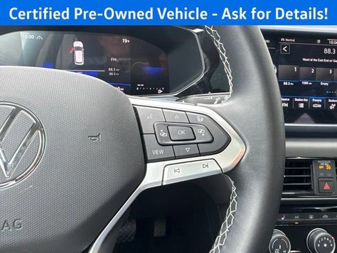 Used 2023 Volkswagen Taos SE w/ Panoramic Sunroof Package AWD/4WD image 18