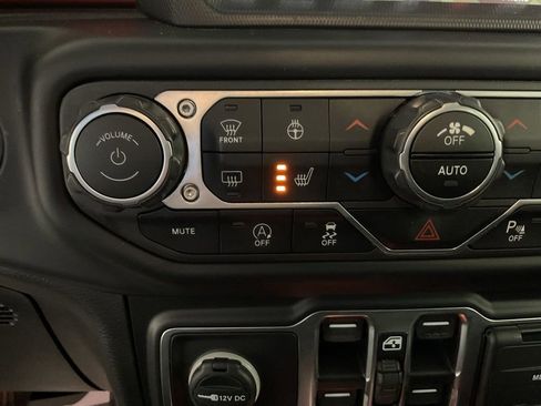 Used 2020 Jeep Wrangler Unlimited Rubicon w/ Uconnect 4C Nav & Sound Group AWD/4WD image 5