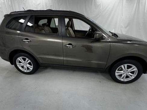 Used 2012 Hyundai Santa Fe Limited FWD image 2