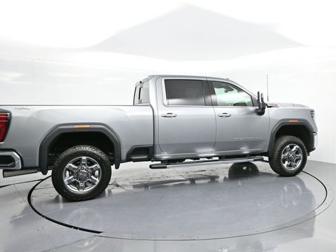 Used 2025 GMC Sierra 2500 SLT w/ SLT Premium Package image 8