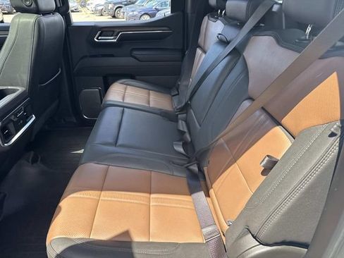 Used 2024 Chevrolet Silverado 1500 High Country w/ High Country Premium Package AWD/4WD image 15