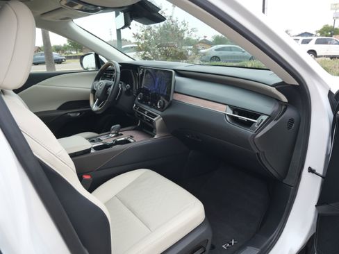 Certified 2024 Lexus RX 350 Premium Plus image 15