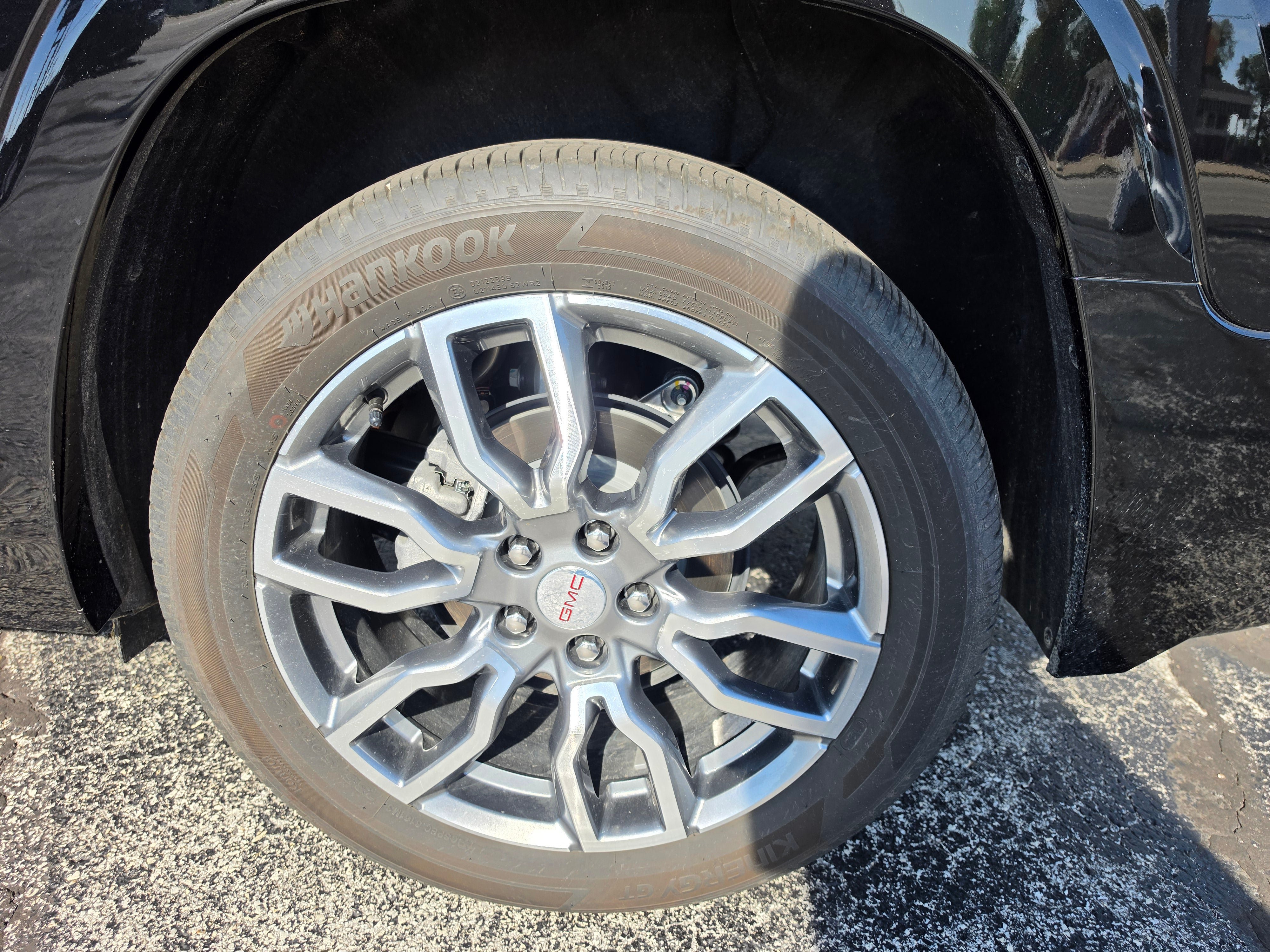 Used 2024 GMC Terrain Denali w/ Denali Premium Package AWD/4WD image 12