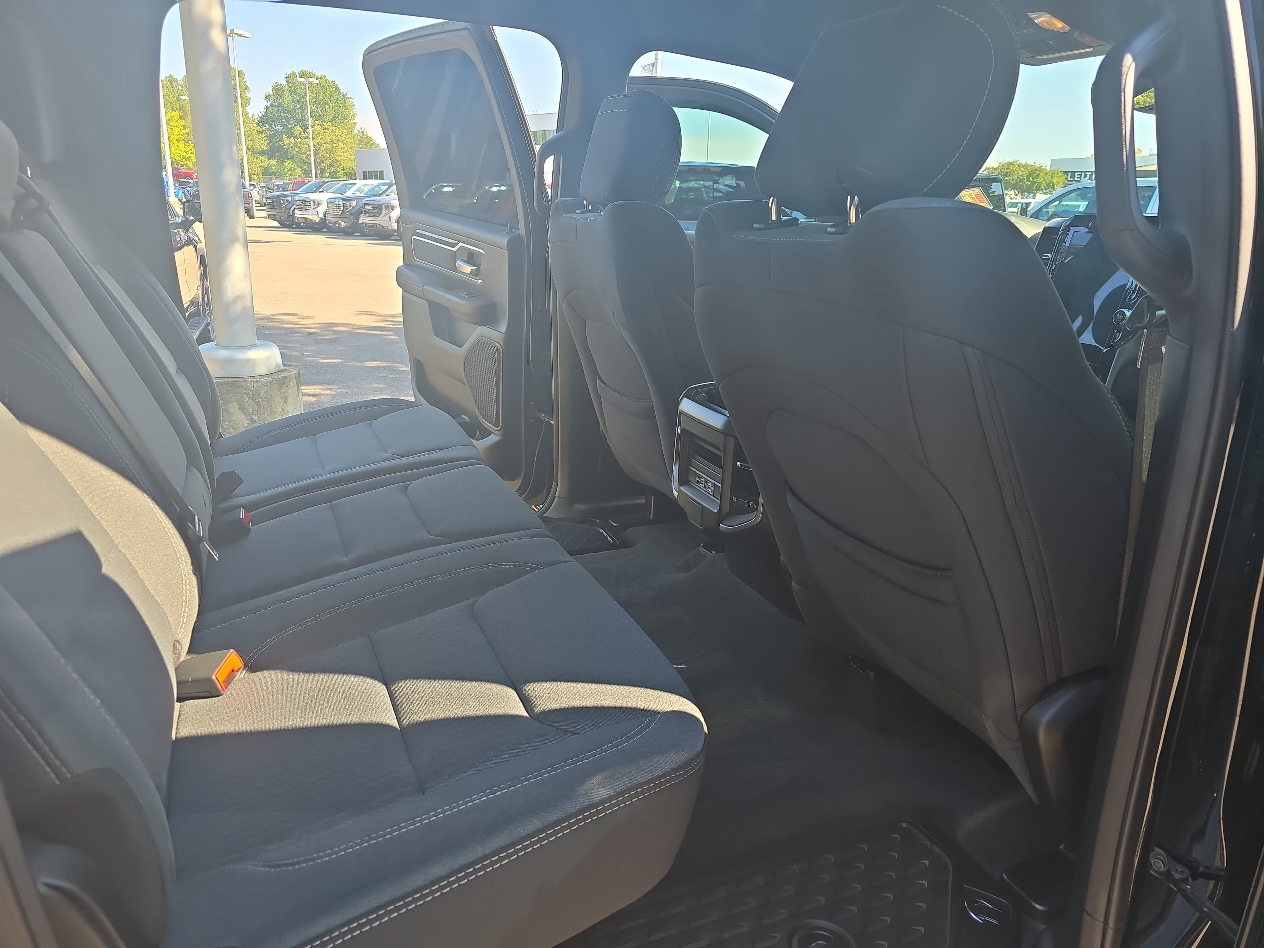 Used 2023 RAM 1500 Big Horn AWD/4WD image 11