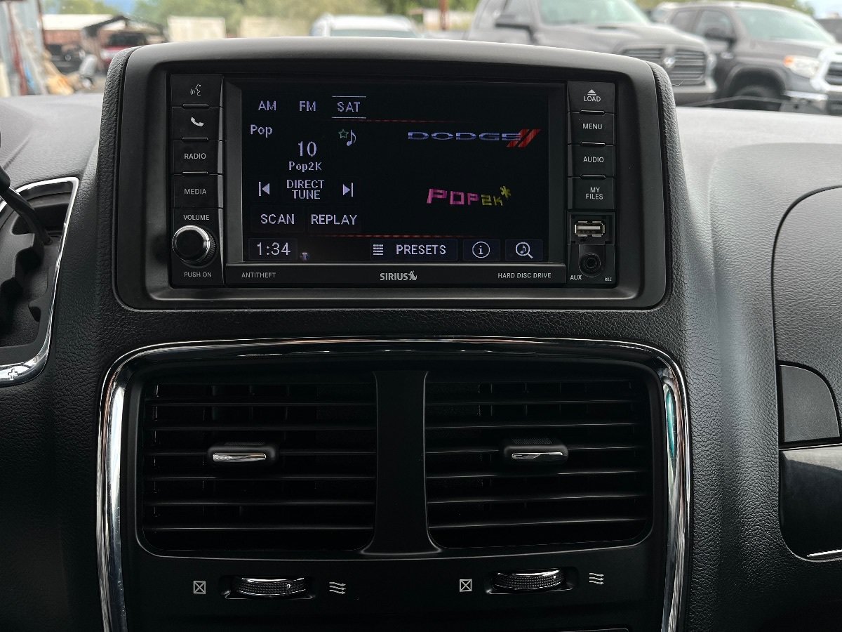 Used 2018 Dodge Grand Caravan SE FWD image 13