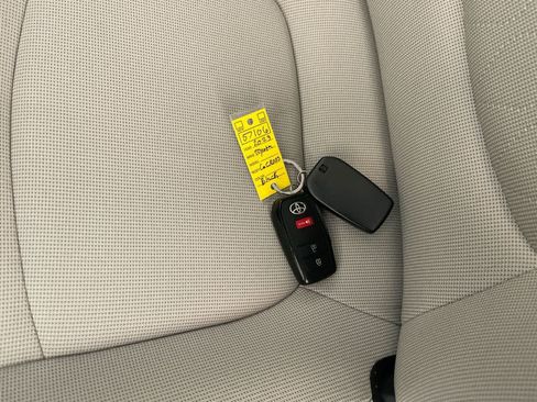 Used 2023 Toyota Corolla Cross LE w/ Moonroof Package AWD/4WD image 27