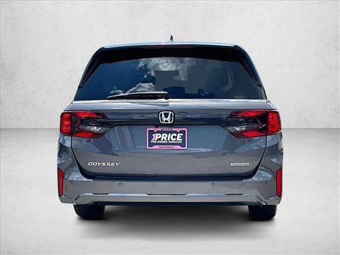 Used 2025 Honda Odyssey Touring image 4