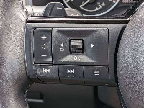 Used 2023 Nissan Rogue SL FWD image 19
