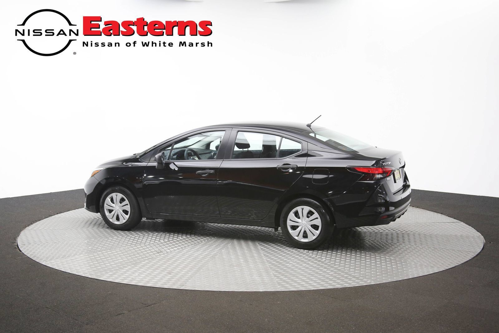 Used 2025 Nissan Versa S FWD image 60