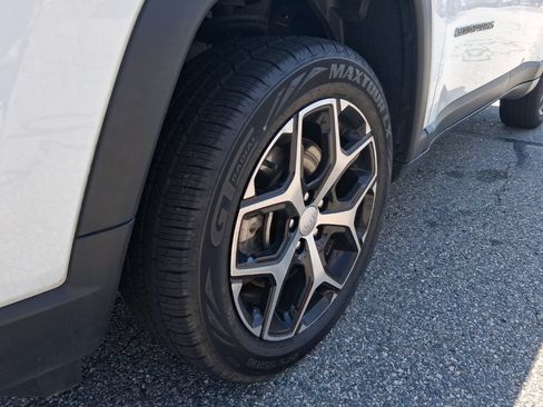 Used 2024 Jeep Compass Limited w/ Sun and Sound Group AWD/4WD image 6
