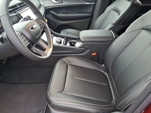 New 2025 Jeep Grand Cherokee L Limited w/ Black Appearance Package AWD/4WD image 17