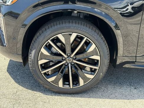 New 2026 Volvo XC90 B6 Plus w/ Protection Package Premier AWD/4WD image 12