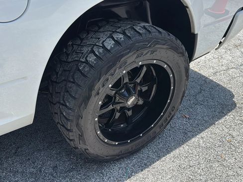 Used 2019 RAM 1500 Classic SLT RWD image 34