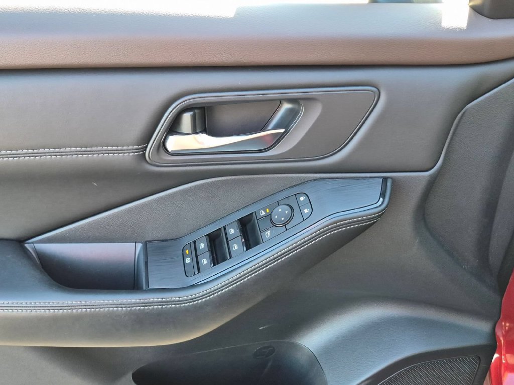 Certified 2023 Nissan Rogue SV w/ SV Premium B Package AWD/4WD image 11