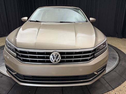 Used 2016 Volkswagen Passat 1.8T SE w/ Lighting Package (P06) FWD image 14