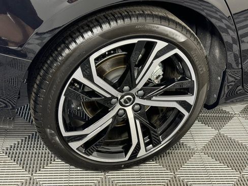 New 2024 Volvo S60 B5 Plus w/ Climate Package image 6