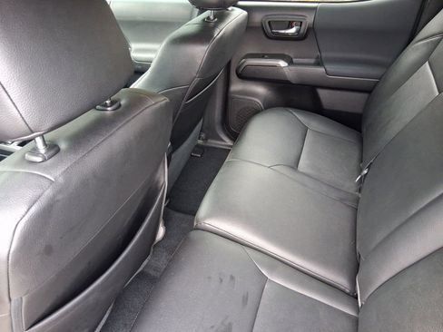 Used 2020 Toyota Tacoma TRD Sport image 26