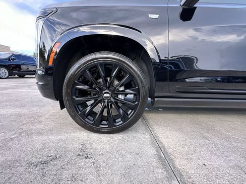 Certified 2026 Cadillac Escalade Platinum Sport w/ LPO, ONYX Package AWD/4WD image 18