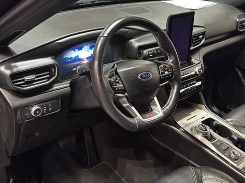Used 2022 Ford Explorer ST w/ ST Street Pack image 18