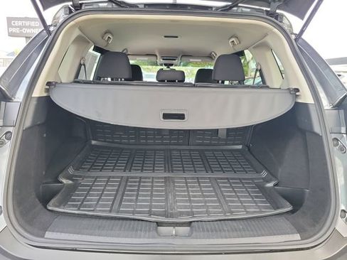 Used 2021 Nissan Rogue SV image 9