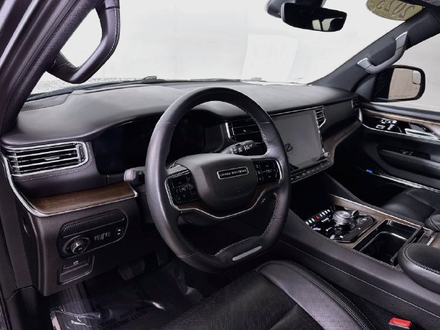 Used 2023 Jeep Grand Wagoneer L 4WD image 9