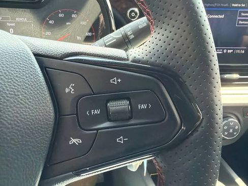 Used 2024 Chevrolet Trax RS w/ Driver Confidence Package FWD image 30
