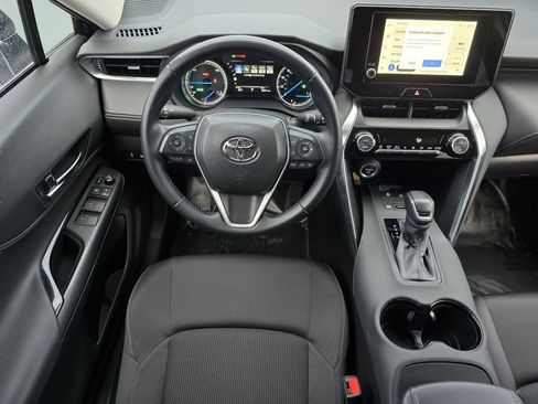 Used 2024 Toyota Venza LE image 29