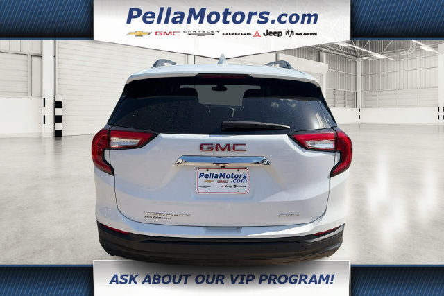 Used 2023 GMC Terrain SLE w/ Driver Convenience Package AWD/4WD image 4