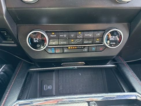 Used 2020 Ford Expedition Limited w/ Equipment Group 303A AWD/4WD image 17