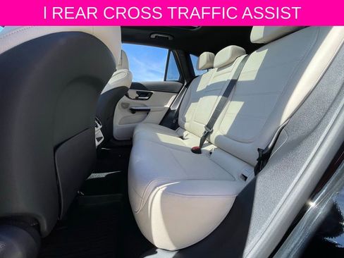 Used 2024 Mercedes-Benz GLC 300 4MATIC image 18