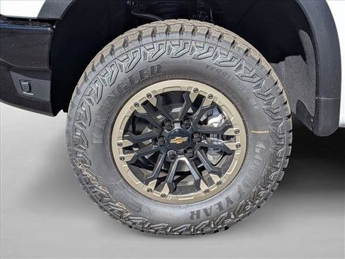 New 2026 Chevrolet Silverado 1500 ZR2 AWD/4WD image 10