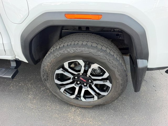 Used 2026 GMC Canyon AT4 w/ Technology Plus Package AWD/4WD image 8