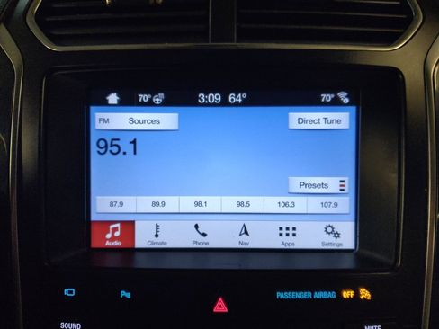 Used 2019 Ford Explorer Limited w/ Limited Luxury Package image 25