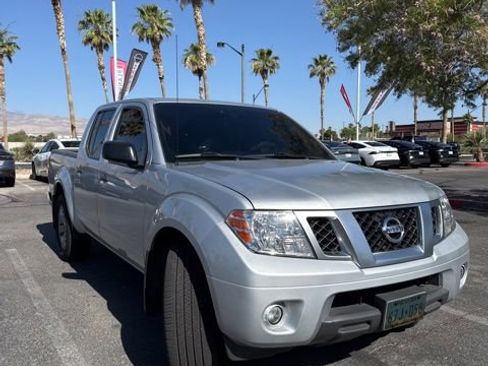 Used 2020 Nissan Frontier SV RWD image 1